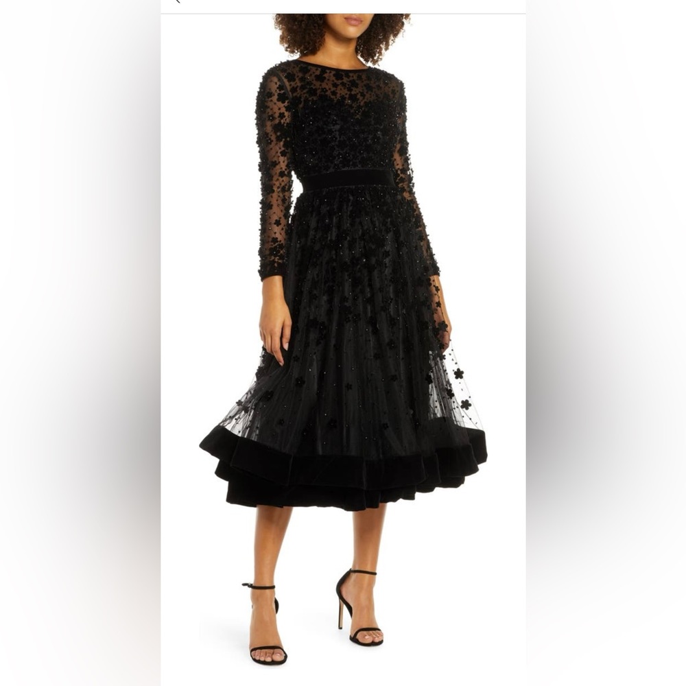 Long Sleeve Fit.& Flare
Velvet Embellished
Cocktail Dress